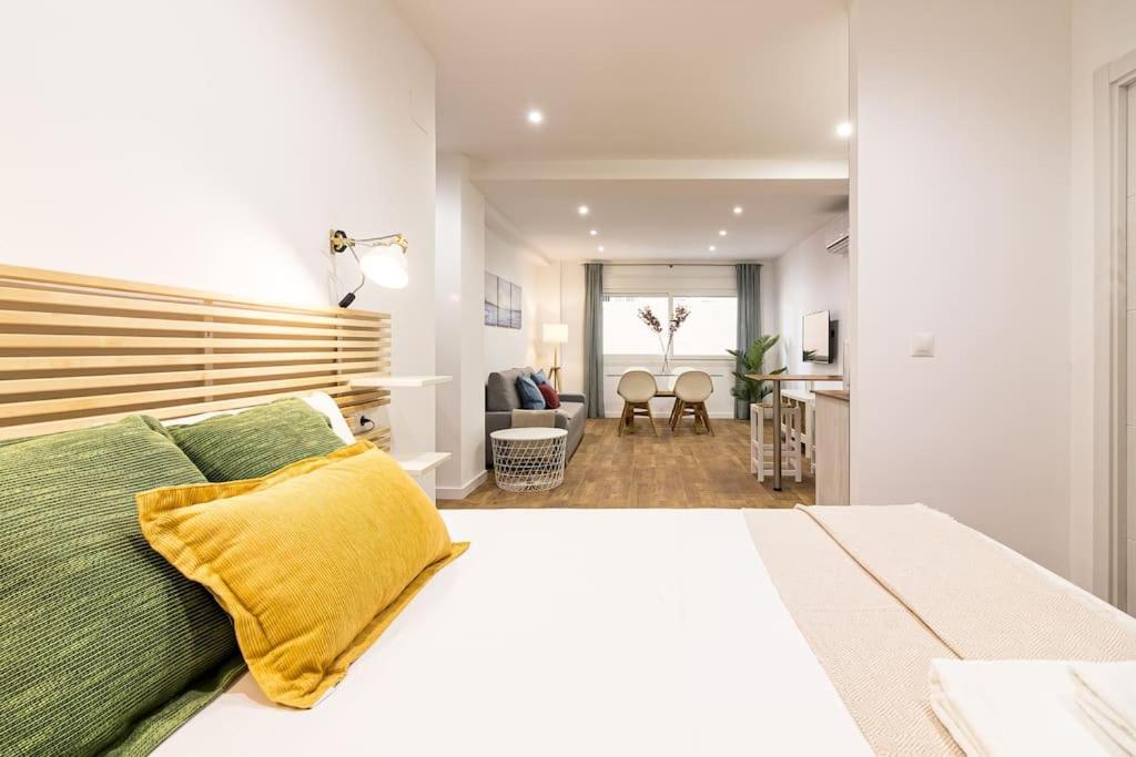 Malagueta Apartments Малага Екстер'єр фото