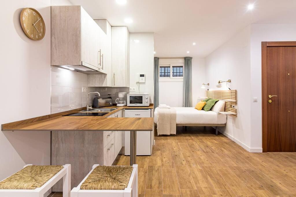 Malagueta Apartments Малага Екстер'єр фото